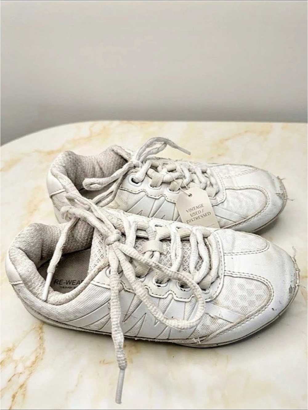 Chassé Youth Apex Cheer Shoes Size 1Y - Good Condition